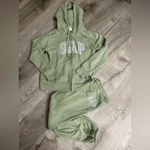 GAP Women’s Tracksuit